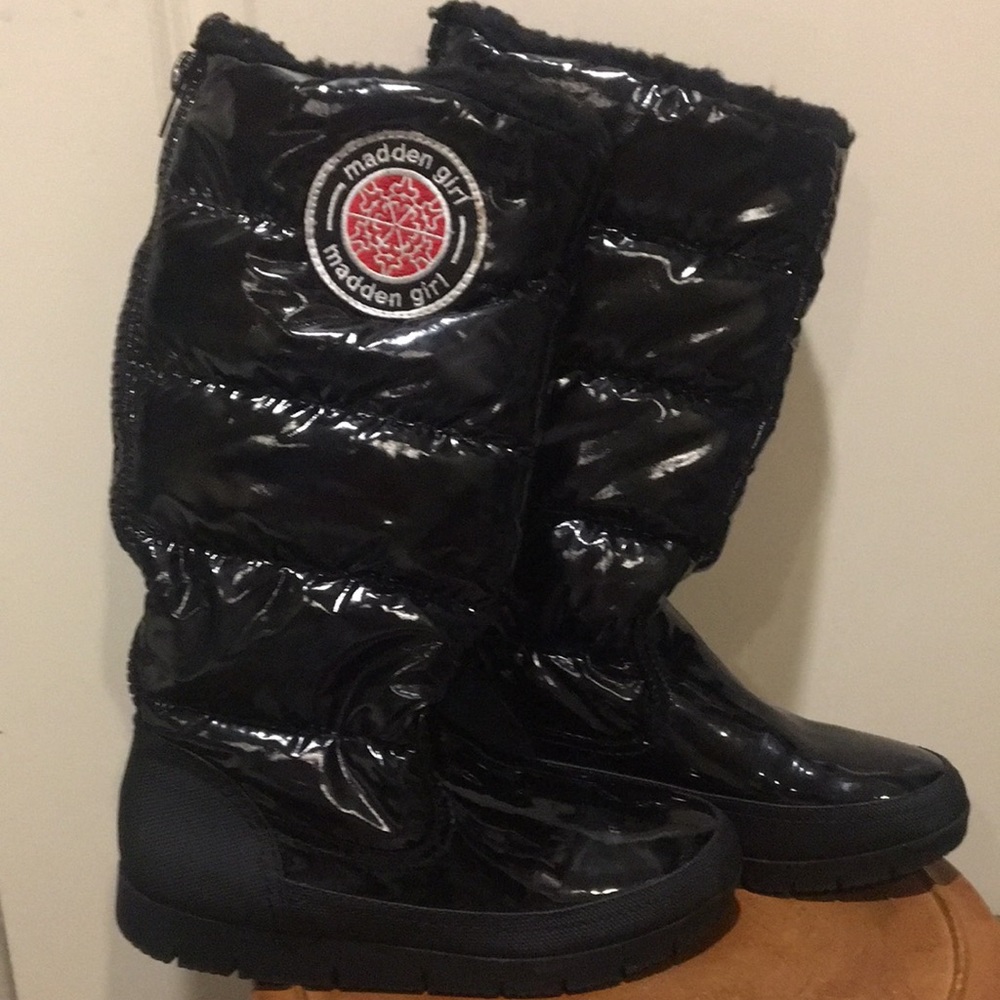 Like New!Steve Madden-Madden Girl Iggloo Puffer Tall Boots patent leather look 8